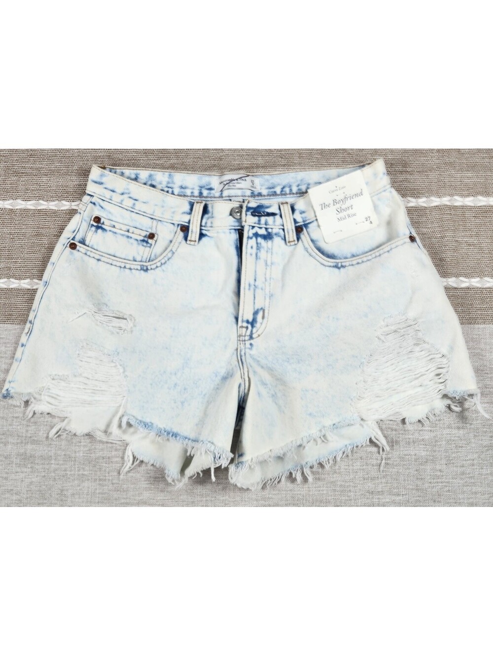 Abercrombie & Fitch Boyfriend Shorts Mid Rise Curve Love Bleach Size 27 / 4